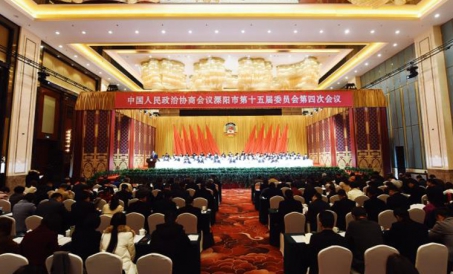 Chen Zhiliang, styreleder i Liangyou Co., Ltd. deltok på det fjerde CPPCC -møtet i det 15. CPPCC i L